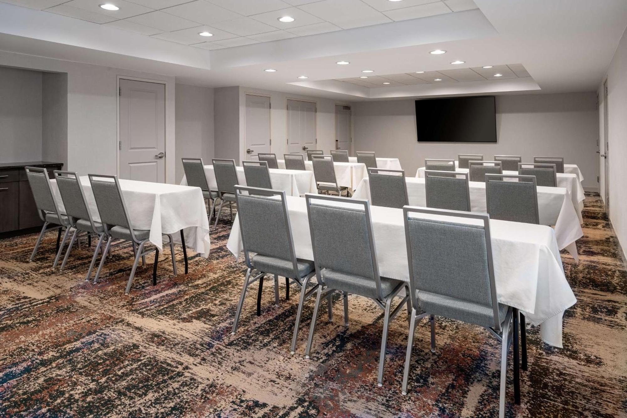 Homewood Suites By Hilton Eatontown Exterior photo
