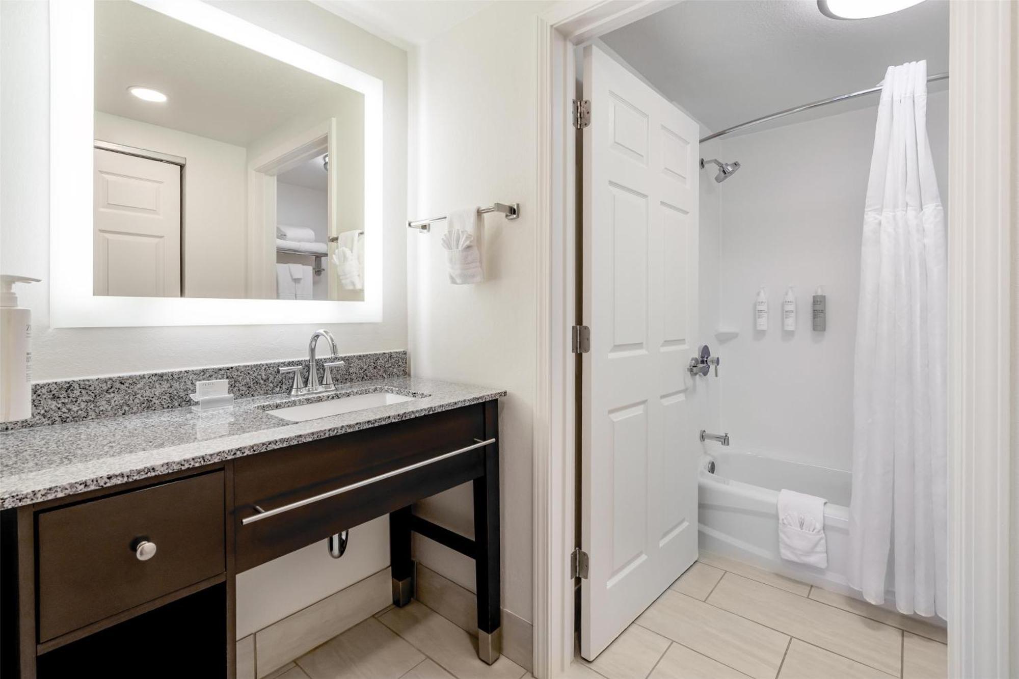 Homewood Suites By Hilton Eatontown Exterior photo