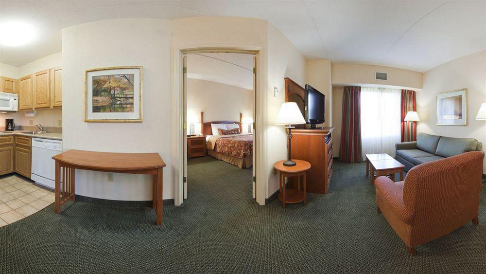 Homewood Suites By Hilton Eatontown Exterior photo